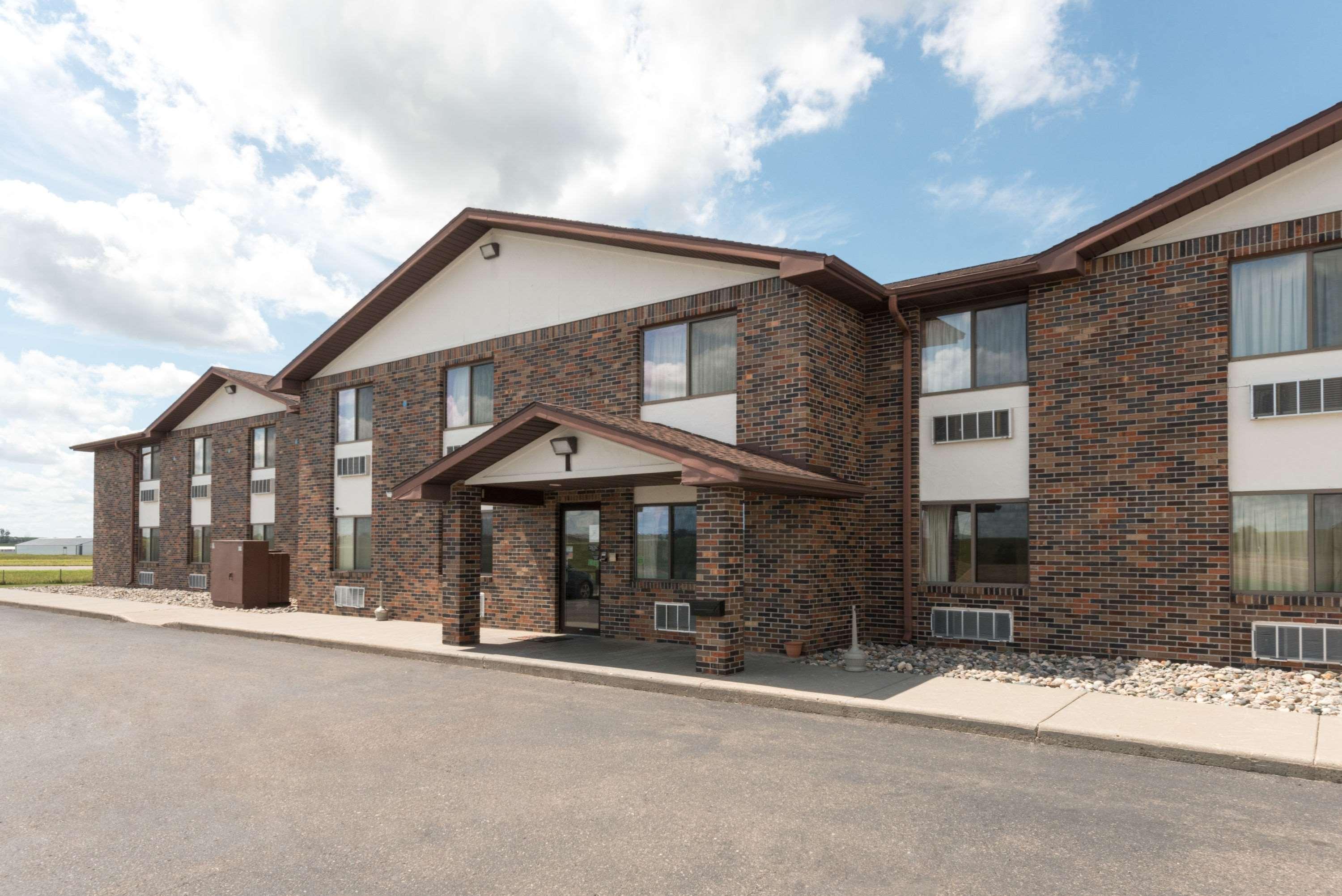 Super 8 By Wyndham Perham Exterior foto